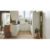 WERT KÜCHE® Nora mit gorenje Einbaugeräten Kristallweiß & Aurora Eiche – Stellfläche ca. 299 x 275 cm