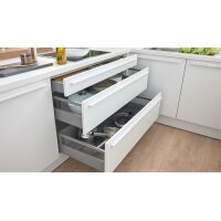 WERT KÜCHE® Nora mit gorenje Einbaugeräten Kristallweiß & Aurora Eiche – Stellfläche ca. 299 x 275 cm