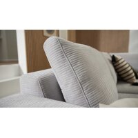 Interliving Sofa Serie 4255 – Ecksofa silberfarbener Bezug Mara 9 & schwarze Metallfüße 4.26 - Stellfläche ca. 270 x 240 cm