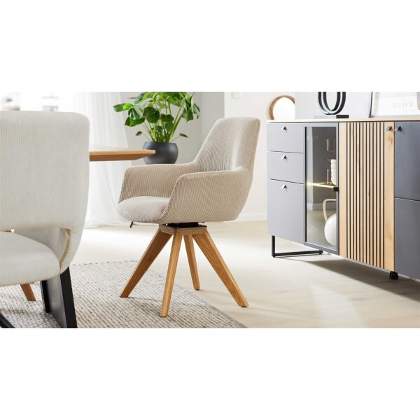 Interliving Esszimmer Serie 5605 – Armlehnstuhl mit Dreh- und Rückholfunktion ecrufarbener Cord Rebel & Eiche