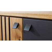Interliving Esszimmer Serie 5605 – Sideboard quarzgrauer Lack & Charakter-Eiche - drei Türen, drei Schubladen, Breite ca. 183 cm