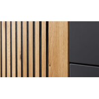 Interliving Esszimmer Serie 5605 – Highboard quarzgrauer Lack & Charakter-Eiche - fünf Türen, zwei Schubladen, Breite ca. 86 cm