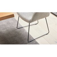 Interliving Esszimmer Serie 5118 – Armlehn-Kufenstuhl champagnerfarbener Bouclé Elegant wish E07 & mattschwarzes Eisen