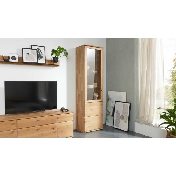 Interliving Wohnzimmer Serie 2028 - Vitrine Wildeiche - zwei Türen, Breite ca. 62 cm