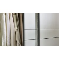 Interliving Kleiderschrank Serie 1207 – Schwebetürenschrank weißer Mattlack – zwei Türen, Breite ca. 212 cm