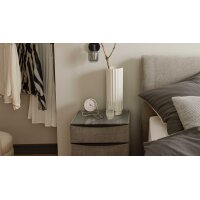 Interliving Boxspringbett Serie 1401 – Nachtkommode silberfarbener Stoffbezug Rob 533006 – vier Schubladen