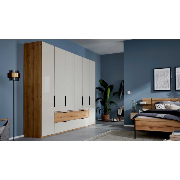 Interliving Schlafzimmer Serie 1034 – Kleiderschrank champagnerfarbenes Glas & Kernholz – sechs Türen & zwei Schubladen, Breite ca. 300 cm