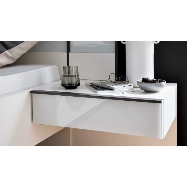 Interliving Schlafzimmer Serie 1033 – Hängekonsolen-Set weißes Glas & Holz – zweiteilig