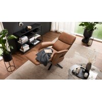 Interliving Sessel Serie 4566 haselnussfarbenes Leder Punch & schwarzer Sternfuß