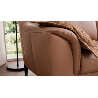 Interliving Sofa Serie 4461 - Ecksofa haselnussfarbenes Leder Punch & schwarze Aluminiumfüße - Stellfläche ca. 292 x 244 cm