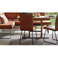 Interliving Esszimmer Serie 5505 - Esszimmerstuhl caramelfarbene Mikrofaser 925-72 & schwarzes Metall