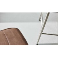 Interliving Esszimmer Serie 5122 – Tresenstuhl mit Liftfunktion rostbraune Mikrofaser & gebürsteter Edelstahl