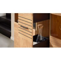 Interliving Wohnzimmer Serie 2032 - Highboard mit Apothekerauszug Risseiche - zwei Türen, drei Schubladen, Breite ca. 150 cm