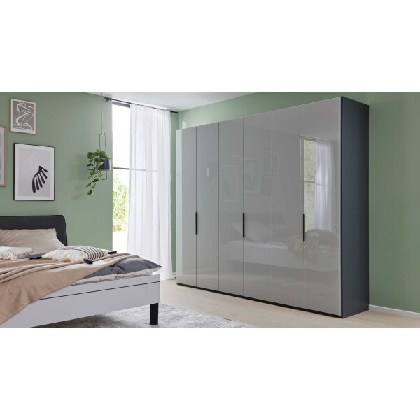 Interliving Schlafzimmer Serie 1210 – Kleiderschrank Seidengrau & Basalt - sechs Türen, Breite ca. 299 cm