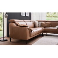 Interliving Sofa Serie 4461 - Ecksofa haselnussfarbenes Leder Evita & schwarze Aluminiumfüße - Stellfläche ca. 292 x 244 cm