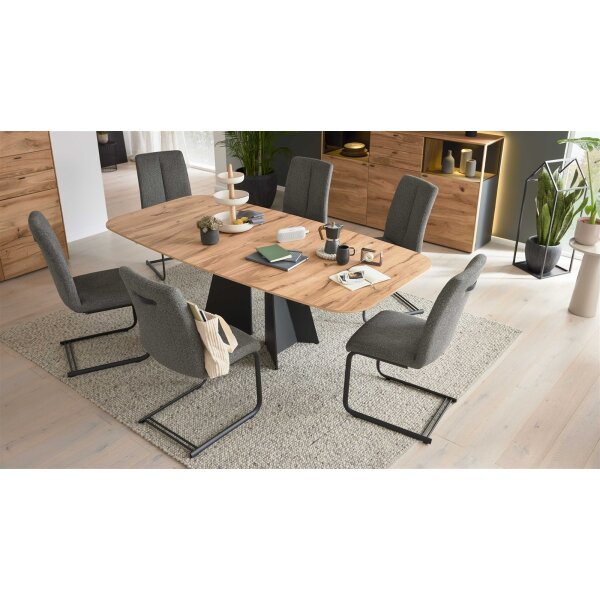 Interliving Esszimmer Serie 5119 - Essgruppe helle Eiche rustico, anthrazitfarbenes Metall & olivfarbener Webstoff