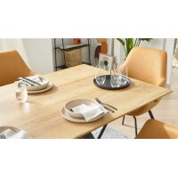 Interliving Esszimmer Serie 5112 - Essgruppe im Skandi-Look kurkumafarbene Mikrofaser Gavin A3, anthrazitfarbenes Metall & goldbraune Halifax Eiche