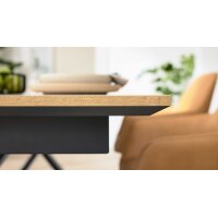 Interliving Esszimmer Serie 5112 - Essgruppe im Skandi-Look kurkumafarbene Mikrofaser Gavin A3, anthrazitfarbenes Metall & goldbraune Halifax Eiche