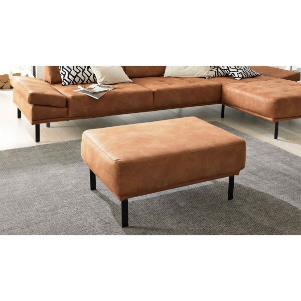 Interliving Sofa Serie 4254 – Polsterhocker cognacfarbene Mikrofaser Magnum & schwarze Metallfüße 4.35 – ca. 65 x 95 cm
