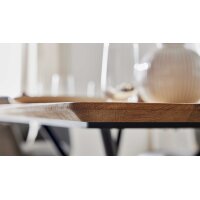 Interliving Esszimmer Serie 5116 – Esstisch helle Wildeiche & schwarzes Metall - ca. 210 x 100 cm