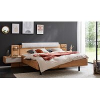 Interliving Schlafzimmer Serie 1015 – Bettgestell silberfarbener Bezug Etna & Wildeiche – Liegefläche ca. 180 x 200 cm