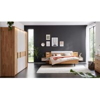 Interliving Schlafzimmer Serie 1015 – Komplettzimmer Wildeiche & silberfarbener Bezug Etna – fünftürig, Liegefläche 180 x 200 cm
