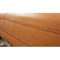 Interliving Sofa Serie 4054 – Ecksofa kurkumafarbenes LongLife-Leder Vivre & schwarze Metallfüße – Stellfläche ca. 347 x 176 cm